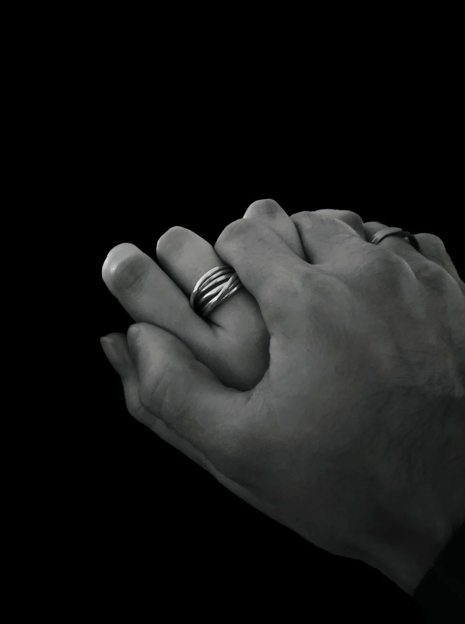 Online Legacy Preservation: Keeping Memories Alive in the Digital Age